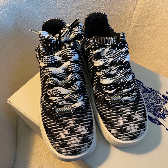 Burberry Box Check Knit Low-Top Sneakers 38.5 - Picture 3 of 9